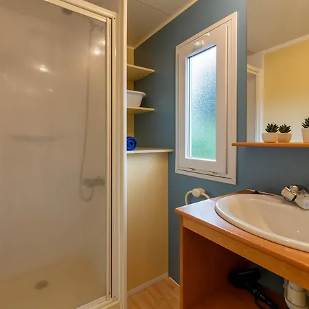 Tatil Evi La Doucette, Mobil-home Climatise Au Coeur Du Vignoble Et A 50m De La Hyères